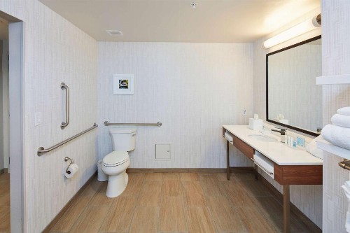 Hampton Inn & Suites Sacramento at CSUS - image 23