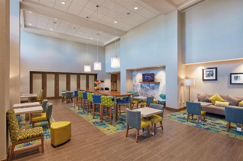 Hampton Inn & Suites Sacramento at CSUS - image 28