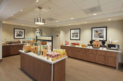 Hampton Inn & Suites Sacramento at CSUS - image 34