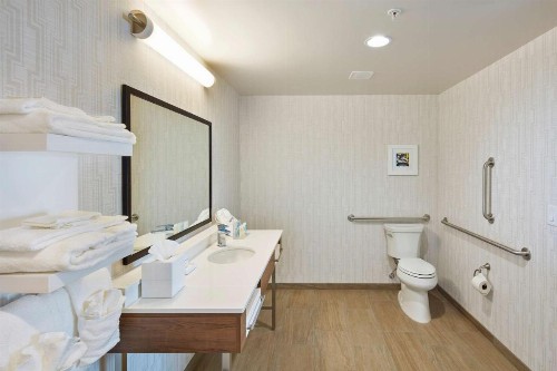Hampton Inn & Suites Sacramento at CSUS - image 44