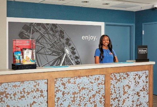 Hampton Inn & Suites Sacramento at CSUS - image 7