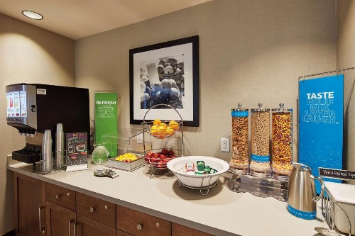 Hampton Inn & Suites Sacramento at CSUS - image 9