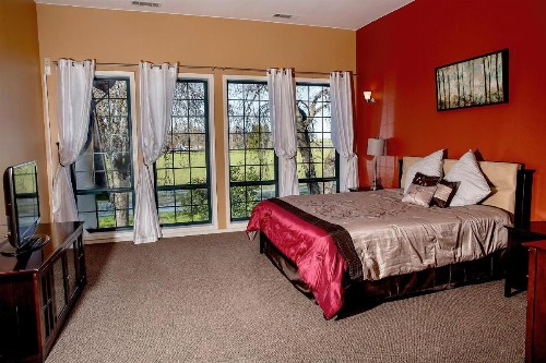Freeport Wine Country Inn - image 10