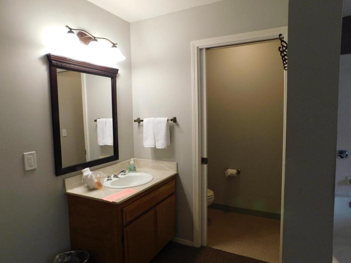 Freeport Wine Country Inn - image 7