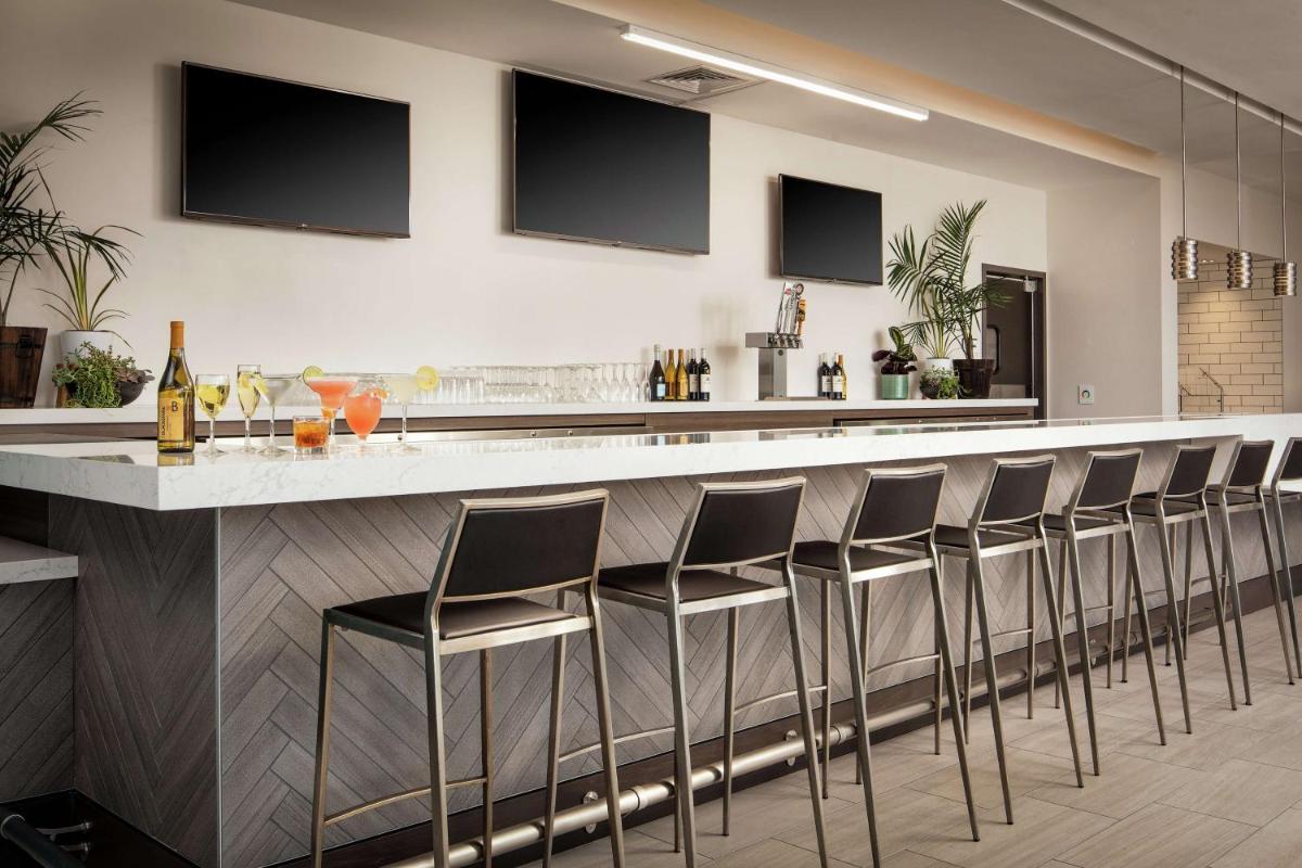 Hilton Garden Inn Sacramento Airport Natomas - image 7