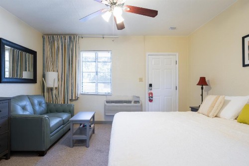 Mar Bay Luxury Suites near Park Beach and Marina - image 20