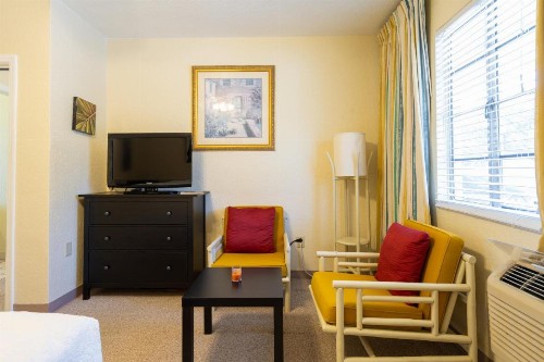 Mar Bay Luxury Suites near Park Beach and Marina - image 28