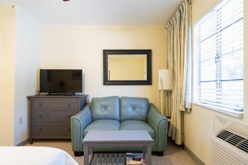 Mar Bay Luxury Suites near Park Beach and Marina - image 30