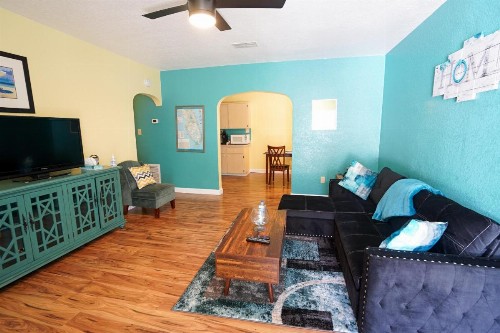 Mar Bay Luxury Suites near Park Beach and Marina - image 40