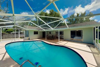 Kendale - Screened Pool Patio Fenced Yard home