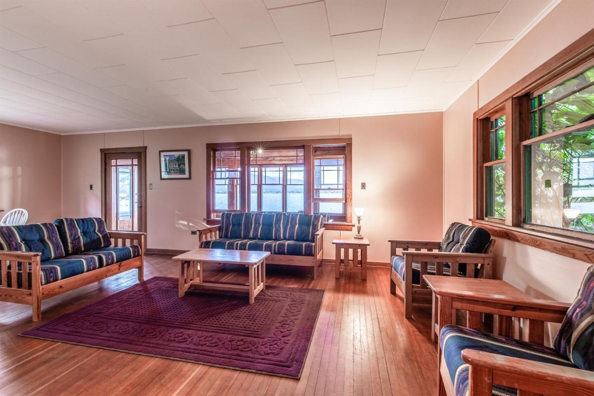 Lakeshore Paradise - image 6
