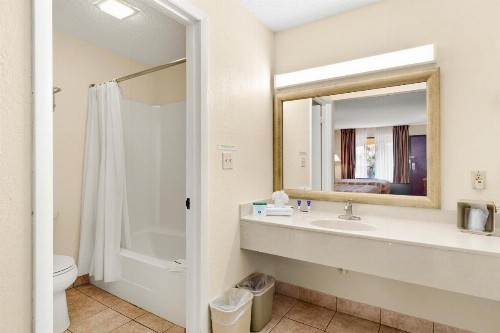 Americas Best Value Inn St. Augustine - image 13