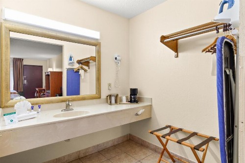 Americas Best Value Inn St. Augustine - image 19