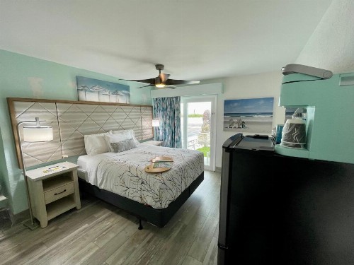 Ocean Sands Beach Inn Ultra Sparkling Saltwater Mineral Pool open until 4 AM Board Games in Lobby Bedside Candy in all rooms Summer Special - image 16