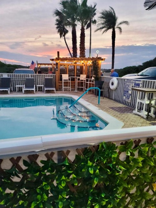 Ocean Sands Beach Inn Ultra Sparkling Saltwater Mineral Pool open until 4 AM Board Games in Lobby Bedside Candy in all rooms Summer Special - image 23