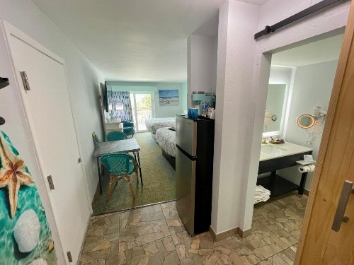 Ocean Sands Beach Inn Ultra Sparkling Saltwater Mineral Pool open until 4 AM Board Games in Lobby Bedside Candy in all rooms Summer Special - image 28