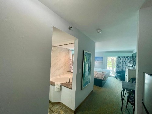 Ocean Sands Beach Inn Ultra Sparkling Saltwater Mineral Pool open until 4 AM Board Games in Lobby Bedside Candy in all rooms Summer Special - image 34