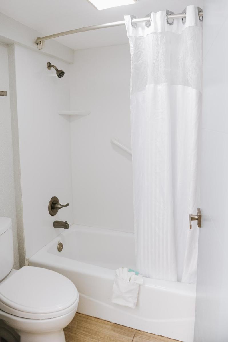 Regency Inn & Suites - Saint Augustine - image 7