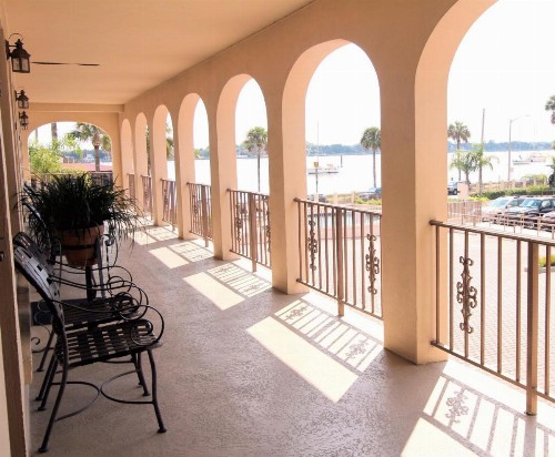 Bayfront Inn - image 1