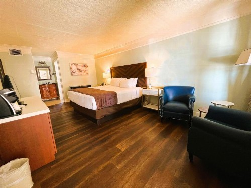 Bayfront Inn - image 13