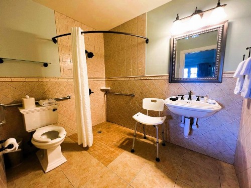 Bayfront Inn - image 19