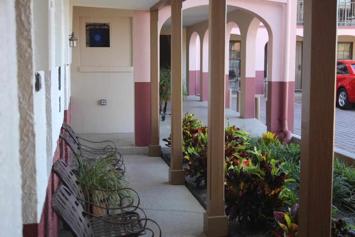 Bayfront Inn - image 2