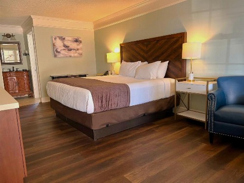Bayfront Inn - image 22
