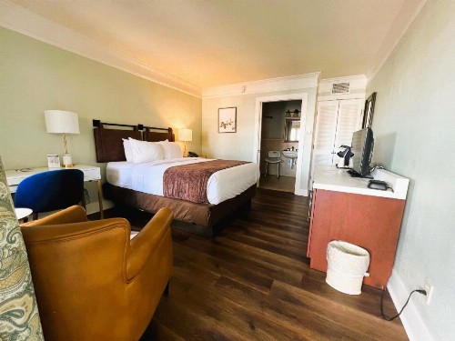Bayfront Inn - image 24