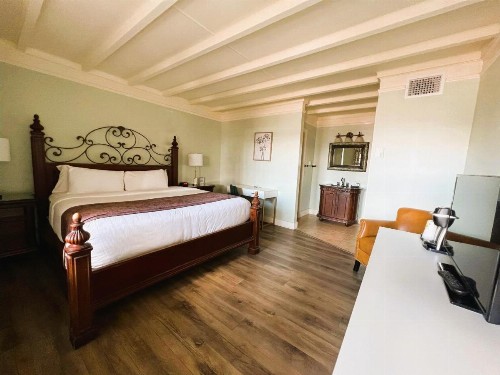 Bayfront Inn - image 27