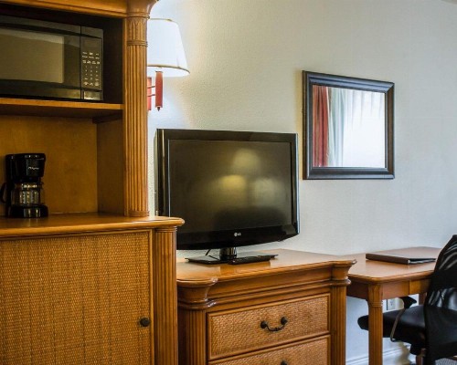 Quality Inn & Suites St Augustine Beach - image 15