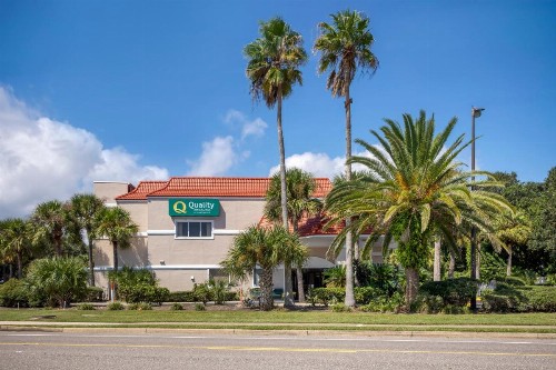 Quality Inn & Suites St Augustine Beach - image 2
