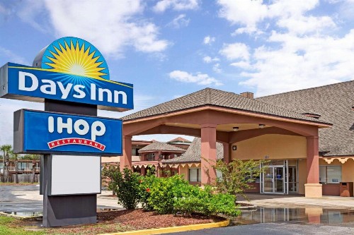 Days Inn by Wyndham St. Augustine West - image 1