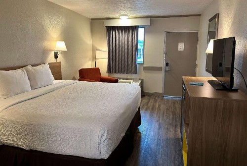 Days Inn by Wyndham St. Augustine West - image 12