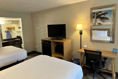 Days Inn by Wyndham St. Augustine West - image 15