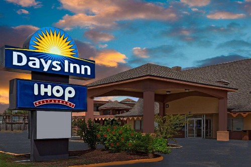Days Inn by Wyndham St. Augustine West - image 3
