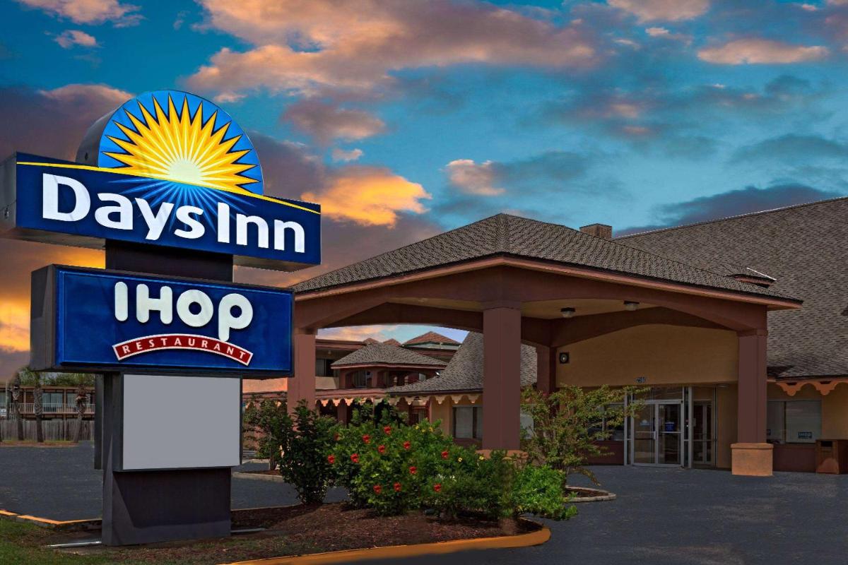 Days Inn by Wyndham St. Augustine West - image 3