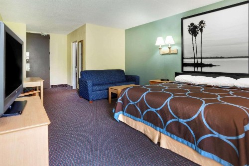 Super 8 by Wyndham St. Augustine - image 12