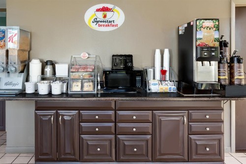 Super 8 by Wyndham St. Augustine - image 20
