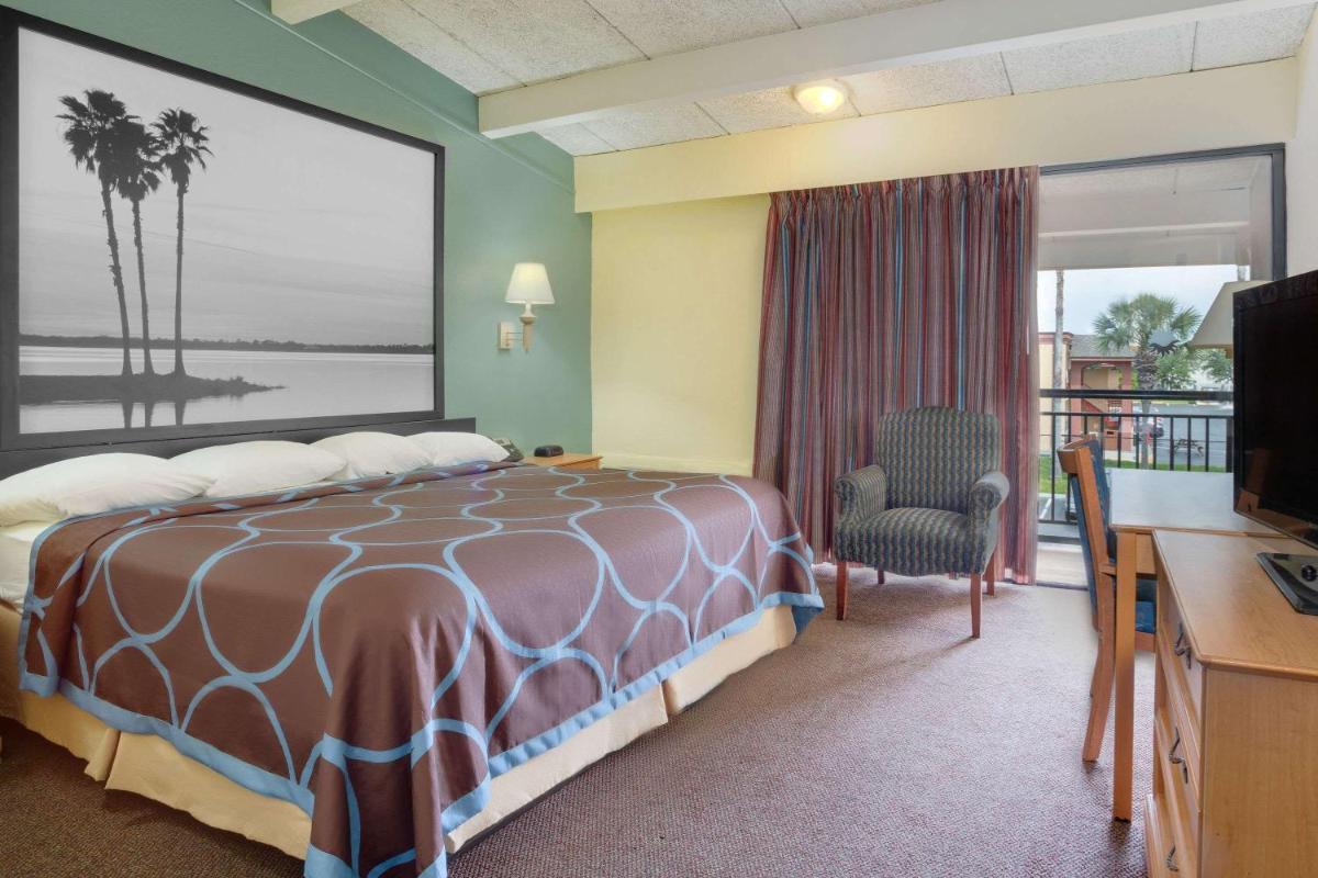 Super 8 by Wyndham St. Augustine - image 7