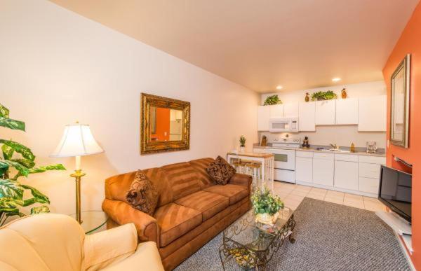 The Cozy Inn - image 4