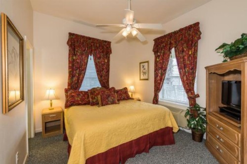The Cozy Inn - image 5