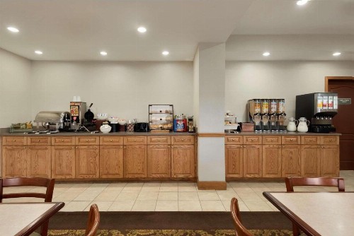 Country Inn & Suites by Radisson St. Augustine Downtown Historic District FL - image 9