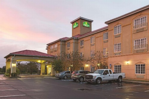 La Quinta Inn & Suites by Wyndham St. Augustine - image 12