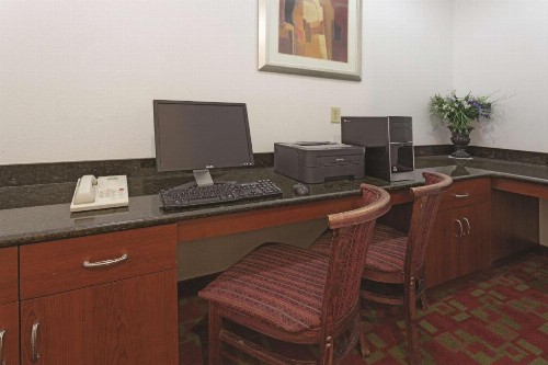 La Quinta Inn & Suites by Wyndham St. Augustine - image 23