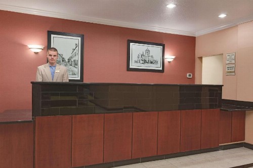 La Quinta Inn & Suites by Wyndham St. Augustine - image 26