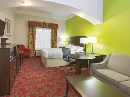 La Quinta Inn & Suites by Wyndham St. Augustine - image 34