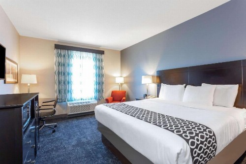 La Quinta Inn & Suites by Wyndham St. Augustine - image 37