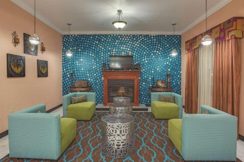 La Quinta Inn & Suites by Wyndham St. Augustine - image 7