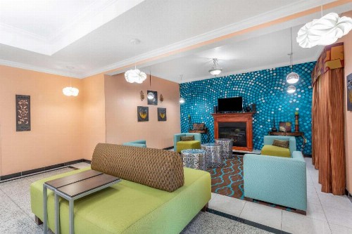 La Quinta Inn & Suites by Wyndham St. Augustine - image 8