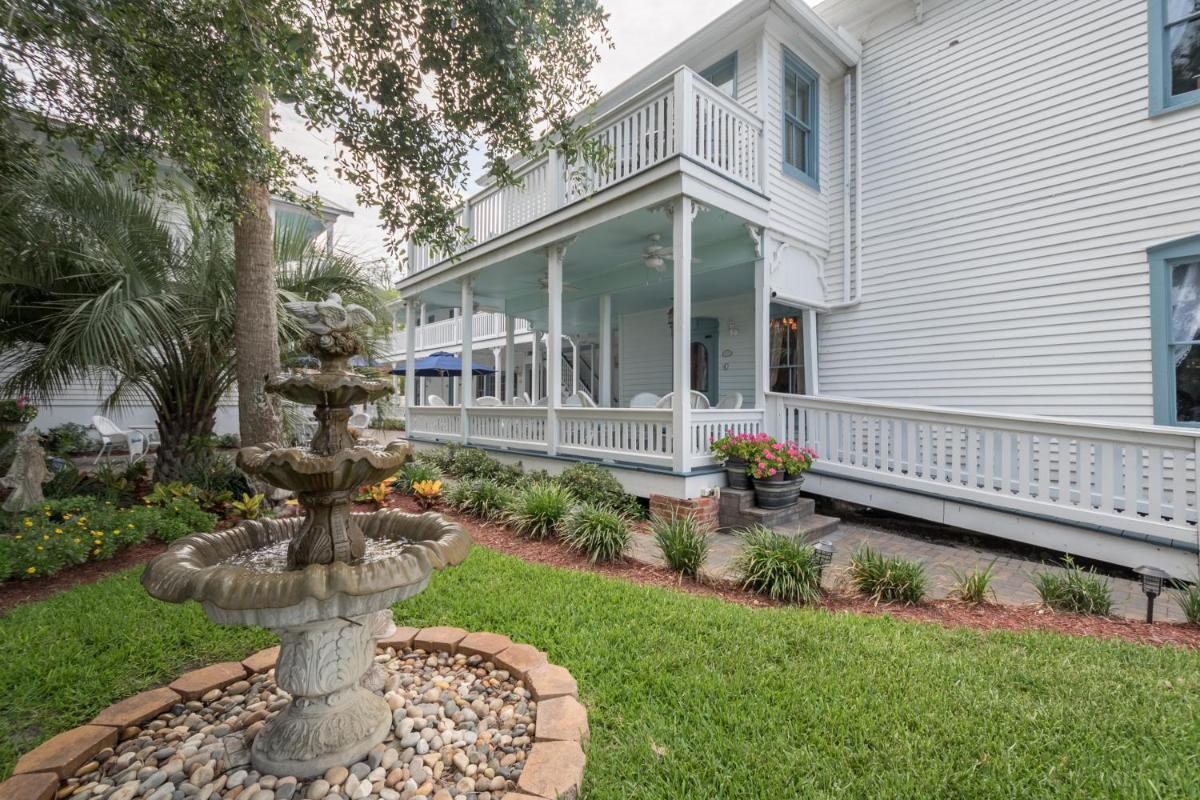 Bayfront Westcott House Bed & Breakfast - image 5